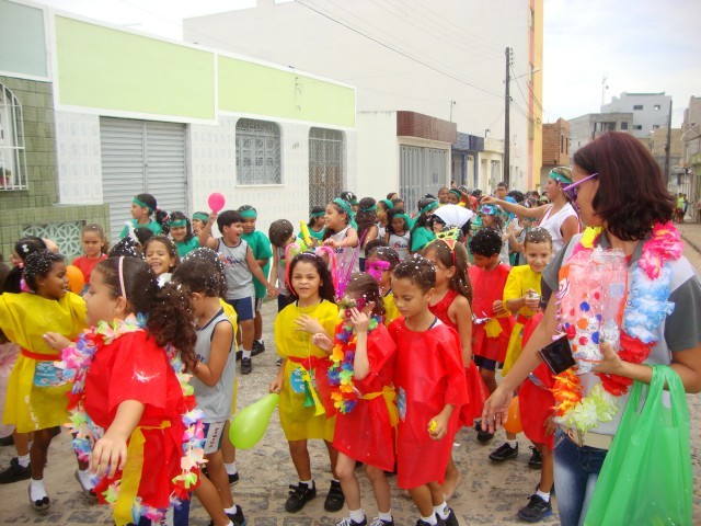 Alegria e Muita Diversão no Carnaval do Colégio O Saber