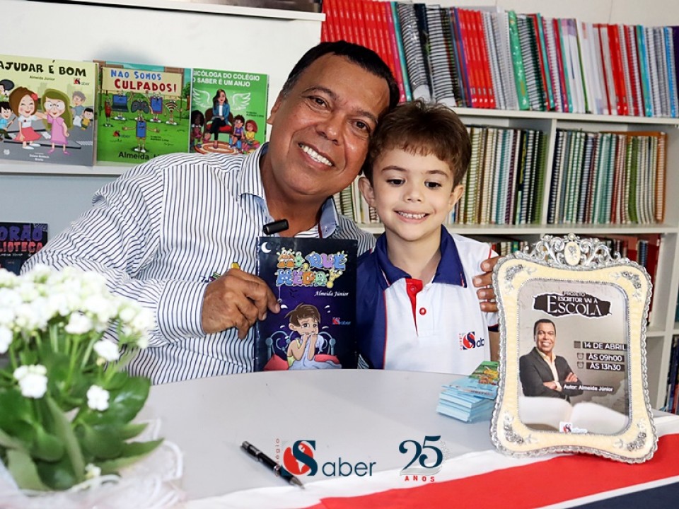 Visita do escritor Almeida Juinior