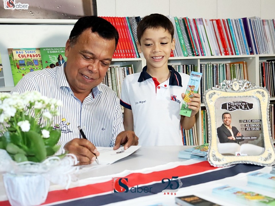Visita do escritor Almeida Juinior