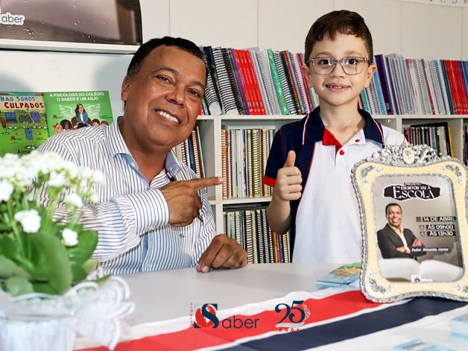 Visita do escritor Almeida Juinior
