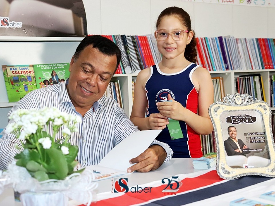 Visita do escritor Almeida Juinior