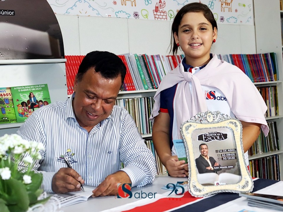 Visita do escritor Almeida Juinior