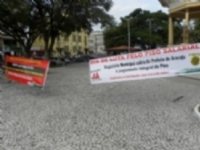 Professores em greve acampam na porta da Assembleia